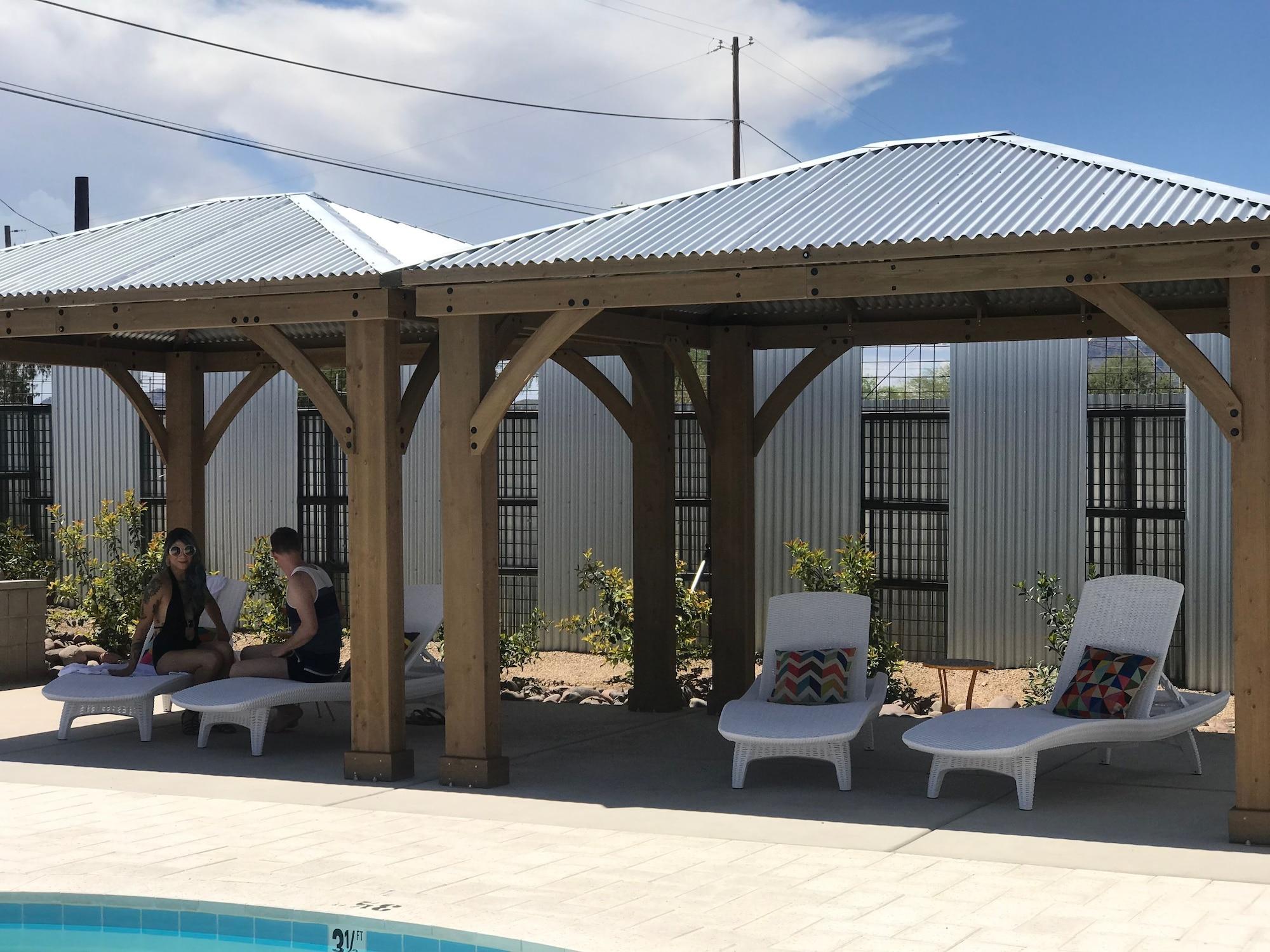 Hotel Mccoy - Art, Coffee, Beer, Wine توسن المظهر الخارجي الصورة