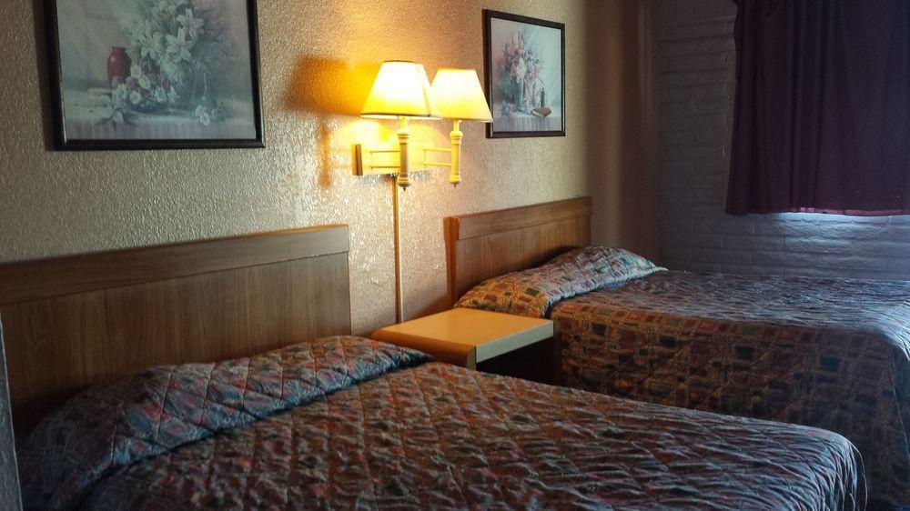 Hotel Mccoy - Art, Coffee, Beer, Wine توسن المظهر الخارجي الصورة