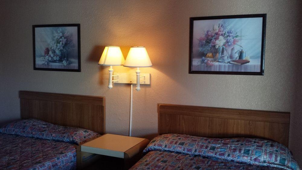 Hotel Mccoy - Art, Coffee, Beer, Wine توسن المظهر الخارجي الصورة